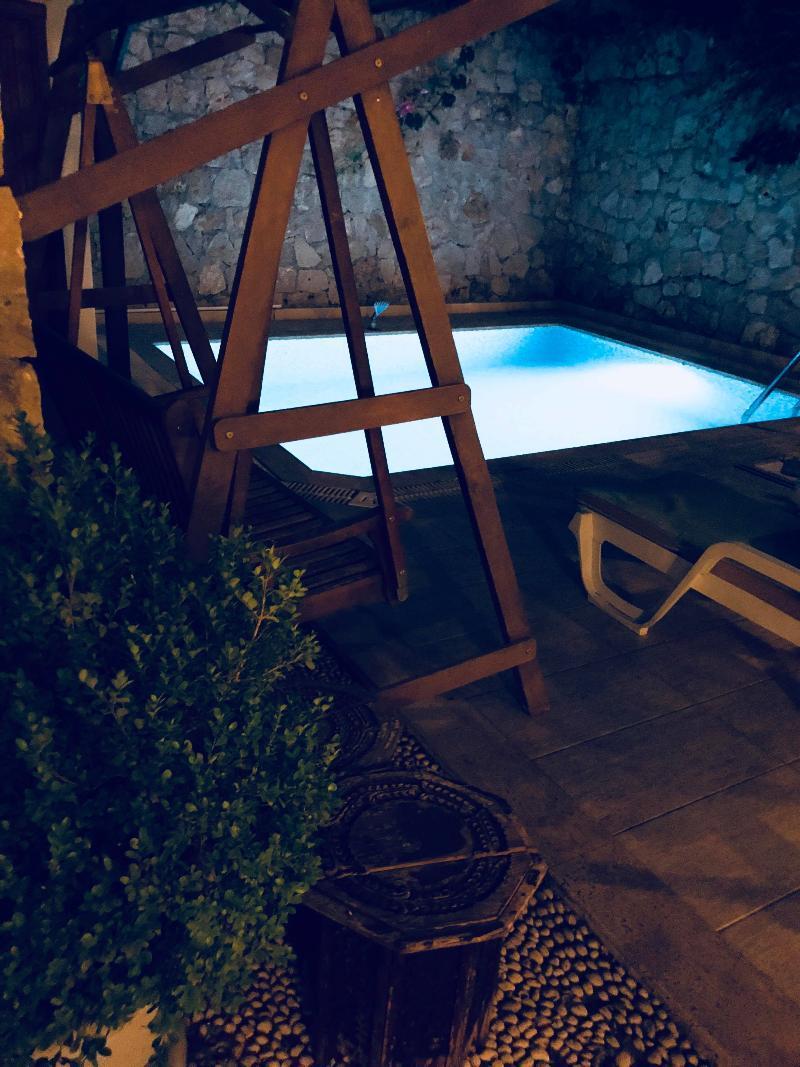 Otel Kaleiçi 2*